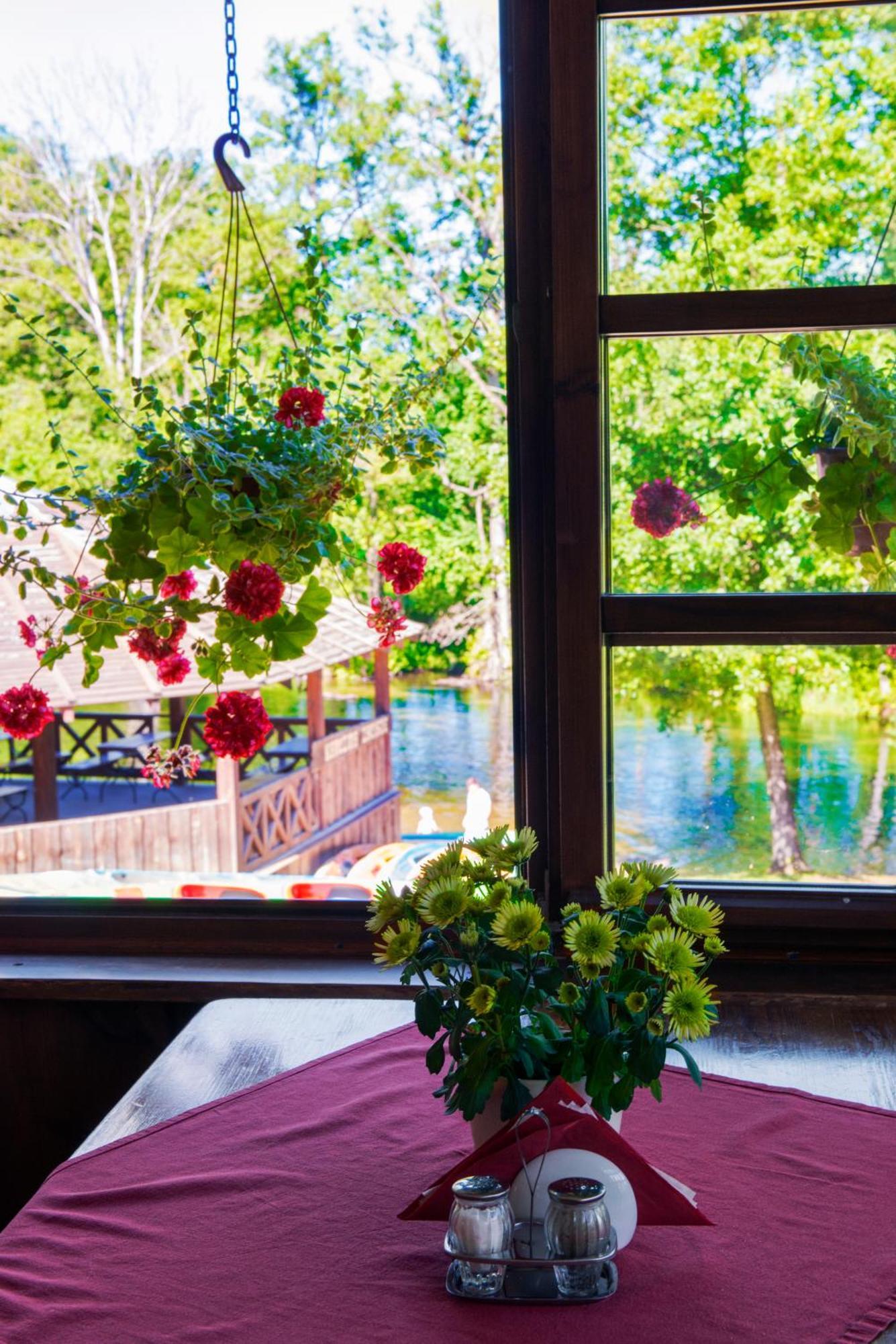 Karczma Zacisze Bed & Breakfast Krutyn Ngoại thất bức ảnh