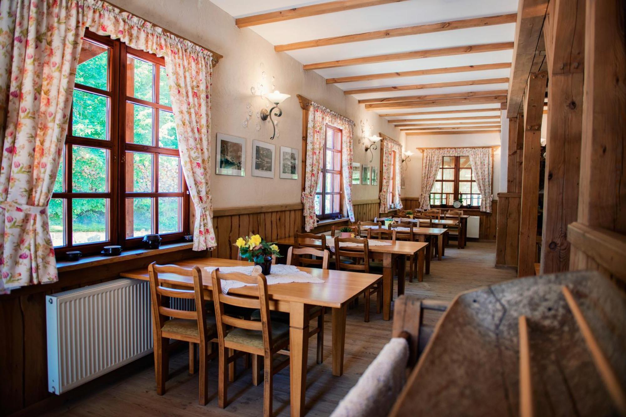 Karczma Zacisze Bed & Breakfast Krutyn Ngoại thất bức ảnh
